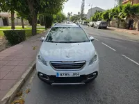 Usado Peugeot 2008 Allure 120 CV (88 kW) 2016 Blanco SUV