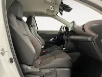 Usado Toyota Yaris Style 116 CV (85 kW) 2022 Blanco Utilitario