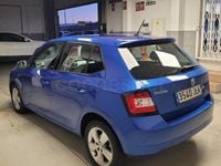 Usado Skoda Fabia Active 90 CV (66 kW) 2016 Azul Berlina