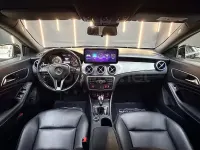 Usado Mercedes CLA200 Urban 136 CV (100 kW) 2014 Negro Berlina