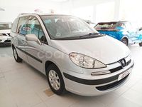 Usado Peugeot 807 138 CV (101 kW) 2003 Gris / plata Monovolumen