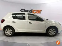 Usado Dacia Sandero Ambiance 75 CV (55 kW) 2018 Blanco Utilitario