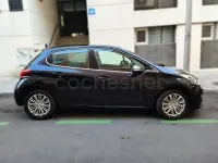 Usado Peugeot 208 Allure 110 CV (80 kW) 2017 Negro Utilitario