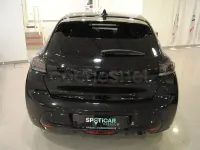 Usado Peugeot 208 Allure 100 CV (73 kW) 2025 Negro Utilitario