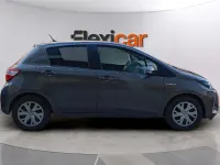 Usado Toyota Yaris Hybrid Business Edition 116 CV (85 kW) 2020 Gris Berlina