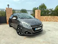Usado Peugeot 208 82 CV (60 kW) 2018 Gris / plata Utilitario