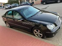 Usado Mercedes C220 Avantgarde 143 CV (105 kW) 2004 Negro Berlina