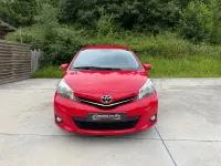 Usado Toyota Yaris Advance 90 CV (66 kW) 2014 Rojo Utilitario