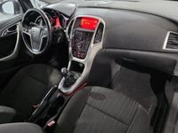 Usado Opel Astra Cosmo 110 CV (80 kW) 2010 Negro Utilitario