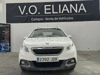 Usado Peugeot 2008 Allure 100 CV (73 kW) 2015 Blanco SUV
