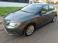 Usado Seat Leon Reference 105 CV (77 kW) 2014 Gris / plata Berlina