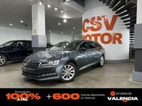 Usado Skoda Superb Ambition 218 CV (160 kW) 2020 Gris / plata Familiar