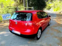Usado VW Golf IV Highline 115 CV (84 kW) 2005 Rojo Berlina