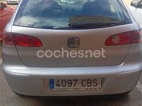 Usado Seat Ibiza 75 CV (55 kW) 2002 Gris / plata Berlina