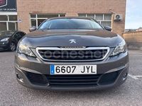 Usado Peugeot 308 Active 100 CV (73 kW) 2017 Gris / plata Berlina