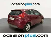 Usado Ford Fiesta Trend 68 CV (50 kW) 2010 Burdeos Utilitario