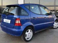 Usado Mercedes A170 90 CV (66 kW) 1999 Azul Utilitario