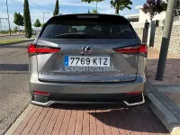 Usado Lexus NX300h Executive Line 197 CV (144 kW) 2019 Gris / plata SUV