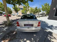 Usado Opel Astra Comfort 100 CV (73 kW) 1999 Gris / plata Berlina