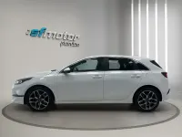 Usado Kia Ceed 136 CV (100 kW) 2022 Blanco Utilitario
