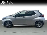 Usado Toyota Yaris Hybrid Active 116 CV (85 kW) 2025 Gris / plata Berlina