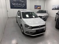Usado VW Polo Advance 90 CV (66 kW) 2017 Gris / plata Berlina