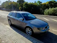 Usado Audi A4 130 CV (95 kW) 2002 Gris / plata Familiar