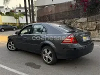 Usado Ford Mondeo Futura 115 CV (84 kW) 2004 Gris / plata Berlina