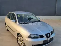 Usado Seat Ibiza 100 CV (73 kW) 2004 Gris / plata Utilitario