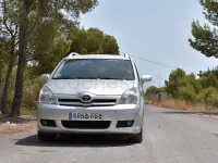 Usado Toyota Corolla Verso Sol 136 CV (100 kW) 2006 Gris / plata Monovolumen