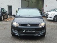 Usado VW Polo Advance 70 CV (51 kW) 2012 Gris / plata Utilitario