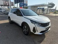 Usado Peugeot 5008 Allure 130 CV (95 kW) 2022 Blanco SUV