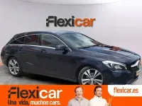 Usado Mercedes CLA200 Shooting Brake 136 CV (100 kW) 2017 Azul Familiar