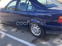 Usado BMW 318 113 CV (83 kW) 1997 Azul Berlina