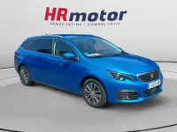 Usado Peugeot 308 Allure 130 CV (95 kW) 2021 Azul Familiar