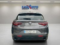 Usado Alfa Romeo Stelvio Sprint 190 CV (139 kW) 2022 Gris / plata SUV