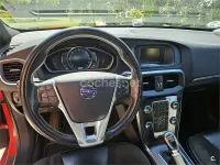 Usado Volvo V40 R-Design Momentum 115 CV (84 kW) 2014 Rojo Berlina