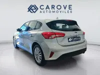 Usado Ford Focus Titanium 120 CV (88 kW) 2020 Gris / plata Berlina