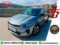 Usado Kia XCeed 120 CV (88 kW) 2022 Gris / plata SUV
