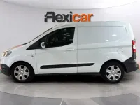Usado Ford Tourneo Courier Trend 100 CV (73 kW) 2018 Blanco Monovolumen