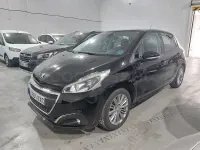 Usado Peugeot 208 Active 82 CV (60 kW) 2019 Negro Utilitario