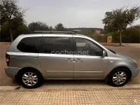 Usado Kia Carnival 185 CV (136 kW) 2007 Gris / plata Monovolumen