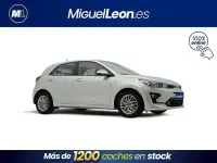 Usado Kia Rio 84 CV (61 kW) 2022 Gris Berlina