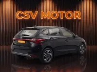 Usado Hyundai Bayon 101 CV (74 kW) 2023 Negro SUV