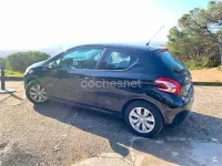 Usado Peugeot 208 Access 82 CV (60 kW) 2013 Negro Utilitario
