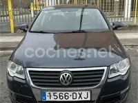 Usado VW Passat Trendline 115 CV (84 kW) 2006 Azul Berlina