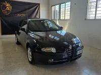 Usado Alfa Romeo 147 Distinctive 120 CV (88 kW) 2003 Negro Utilitario