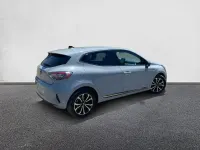 Usado Renault Clio Techno 100 CV (73 kW) 2025 Blanco Utilitario