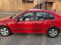Usado Seat Leon Sport 102 CV (75 kW) 2006 Rojo Utilitario