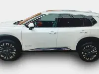 Usado Nissan X-Trail Tekna 204 CV (150 kW) 2025 Kori white metalizado SUV